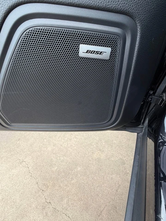 2022 Porsche Macan - Image 6 of 8