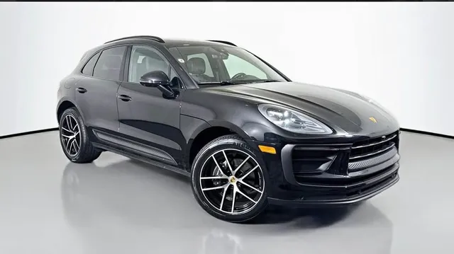 2022 Porsche Macan Base