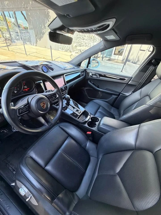 2022 Porsche Macan - Image 7 of 9
