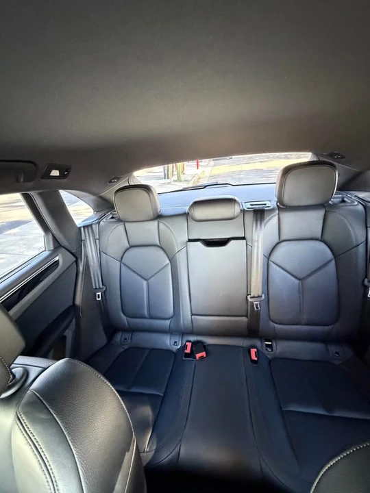2022 Porsche Macan - Image 8 of 9