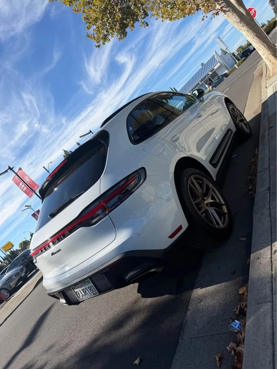 2022 Porsche Macan - Image 3 of 9