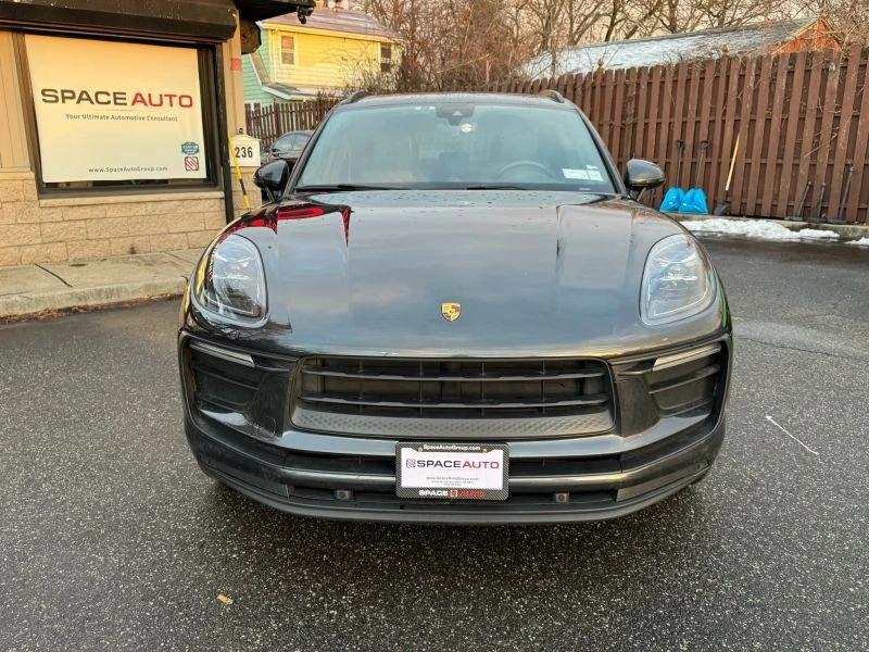 2022 Porsche Macan - Image 2 of 12
