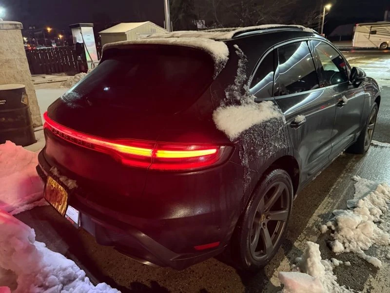 2022 Porsche Macan - Image 2 of 4