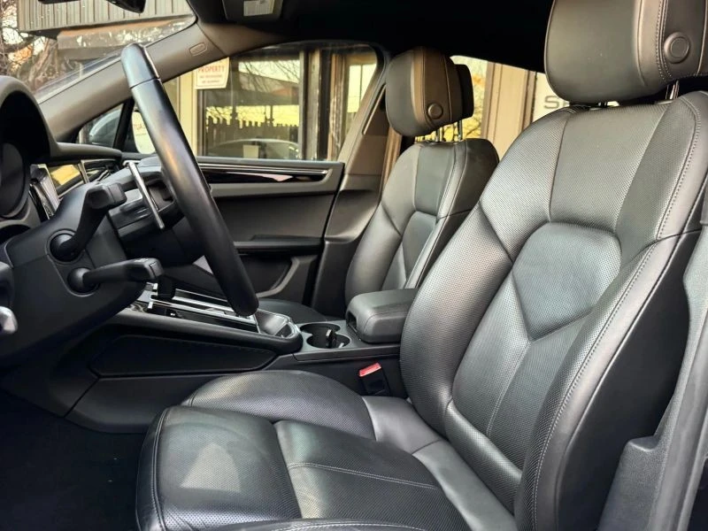 2022 Porsche Macan - Image 11 of 12