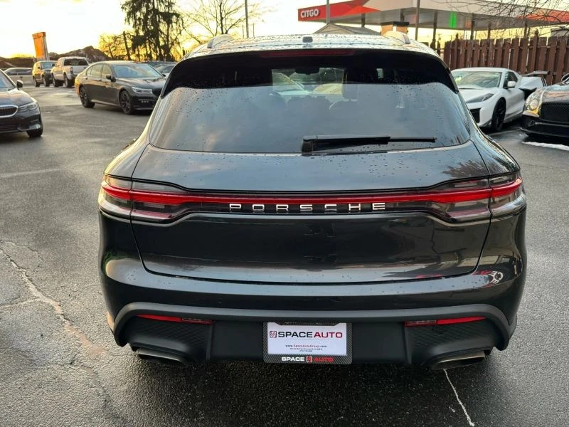 2022 Porsche Macan - Image 6 of 12