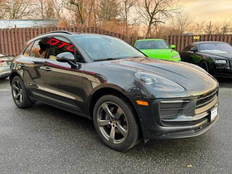 2022 Porsche Macan - Image 3 of 12