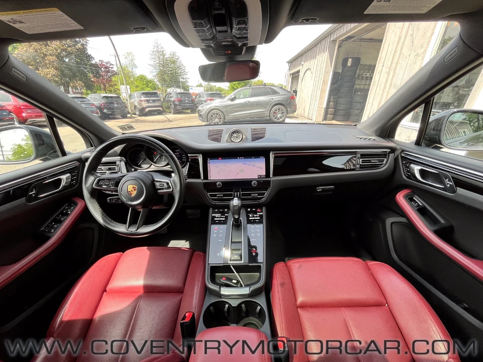 2022 Porsche Macan - Image 26 of 31