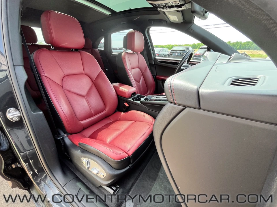 2022 Porsche Macan - Image 30 of 31