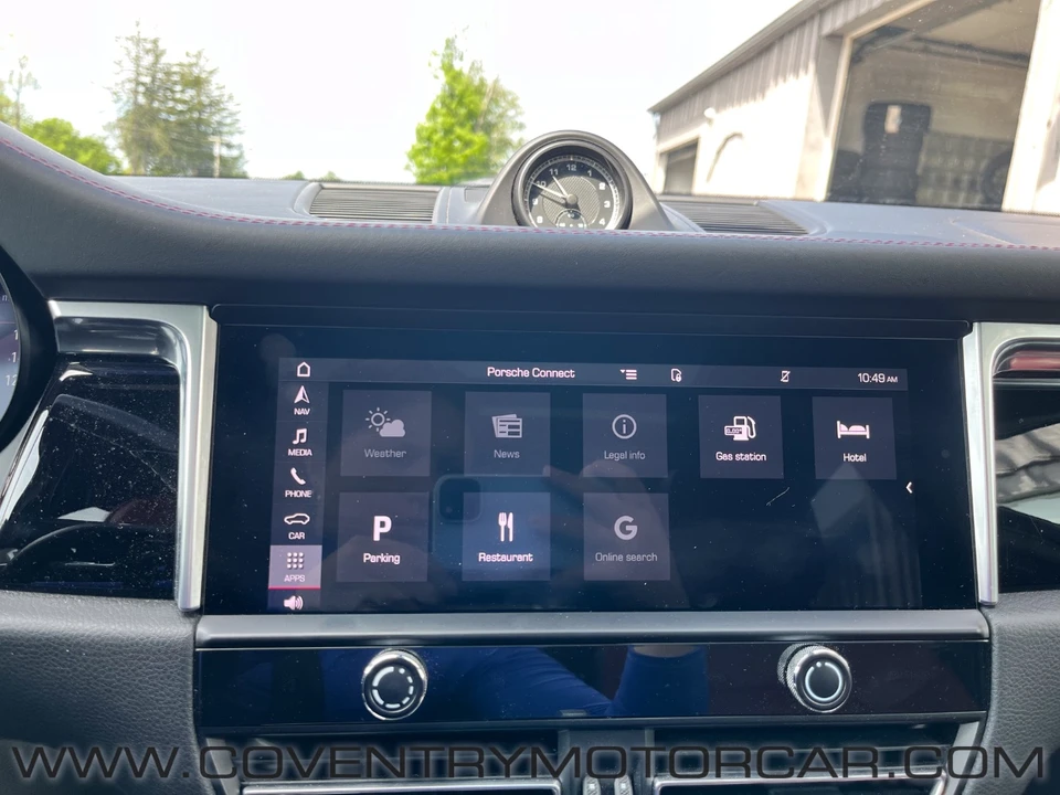 2022 Porsche Macan - Image 21 of 31