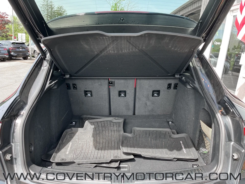 2022 Porsche Macan - Image 12 of 31