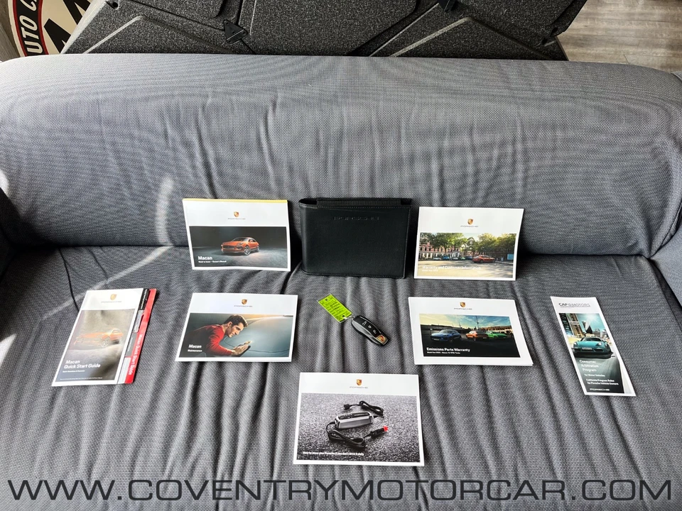2022 Porsche Macan - Image 13 of 31