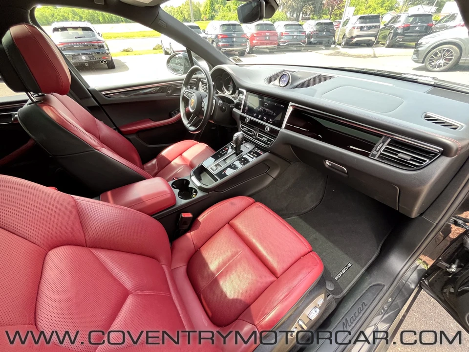 2022 Porsche Macan - Image 28 of 31