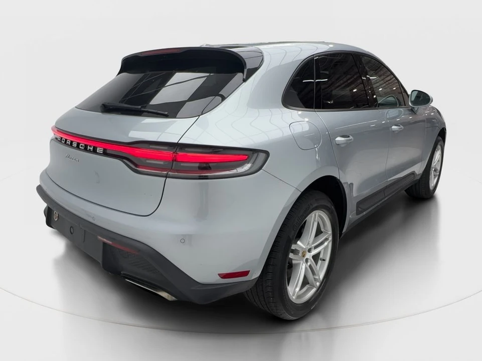 2022 Porsche Macan - Image 7 of 31