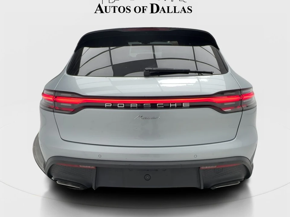 2022 Porsche Macan - Image 9 of 31