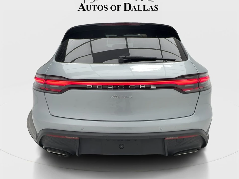 2022 Porsche Macan - Image 9 of 31