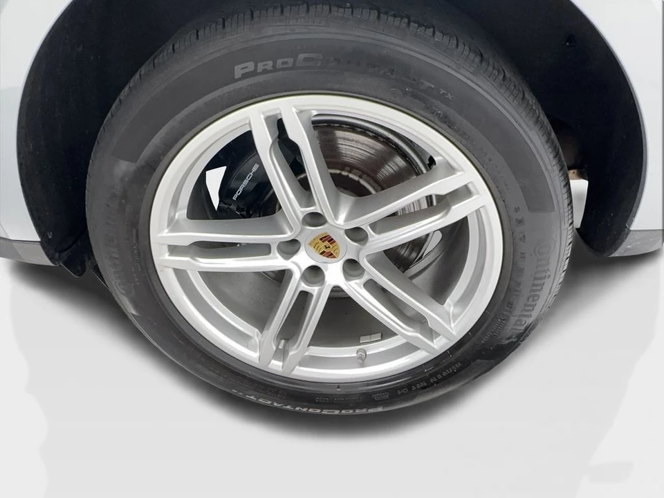 2022 Porsche Macan - Image 12 of 31