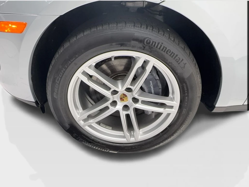 2022 Porsche Macan - Image 13 of 31