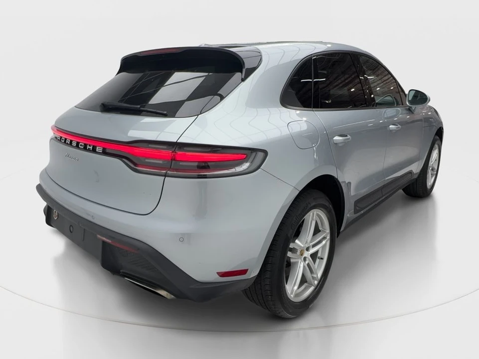 2022 Porsche Macan - Image 7 of 31