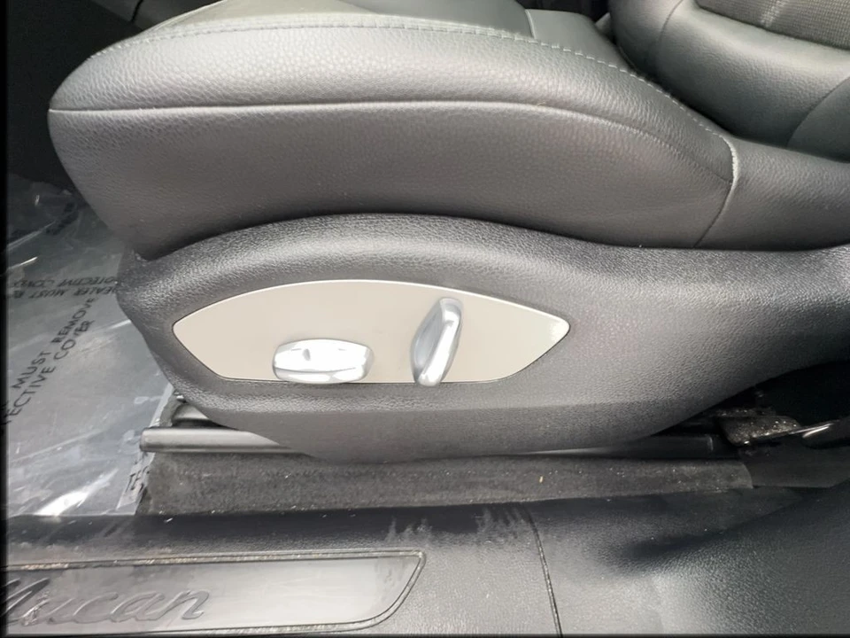 2022 Porsche Macan - Image 21 of 31