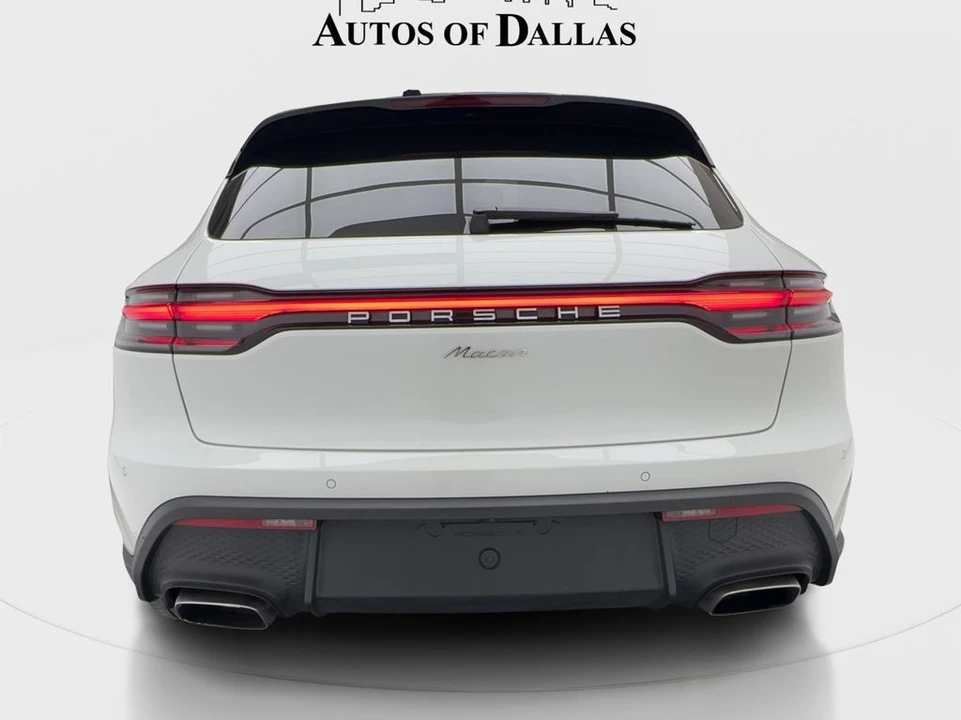 2022 Porsche Macan - Image 12 of 31