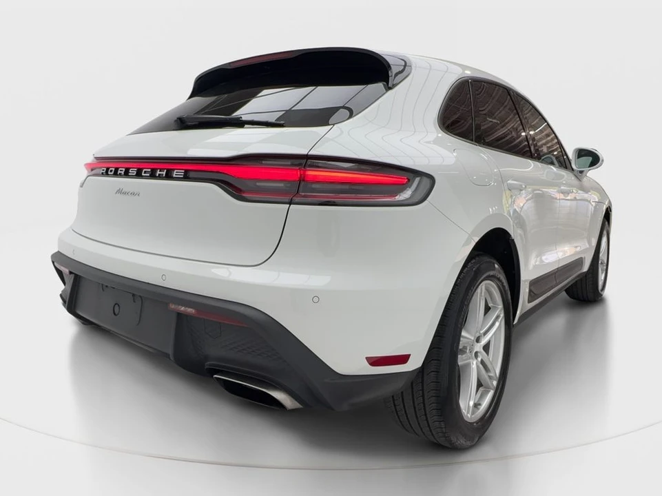 2022 Porsche Macan - Image 7 of 31