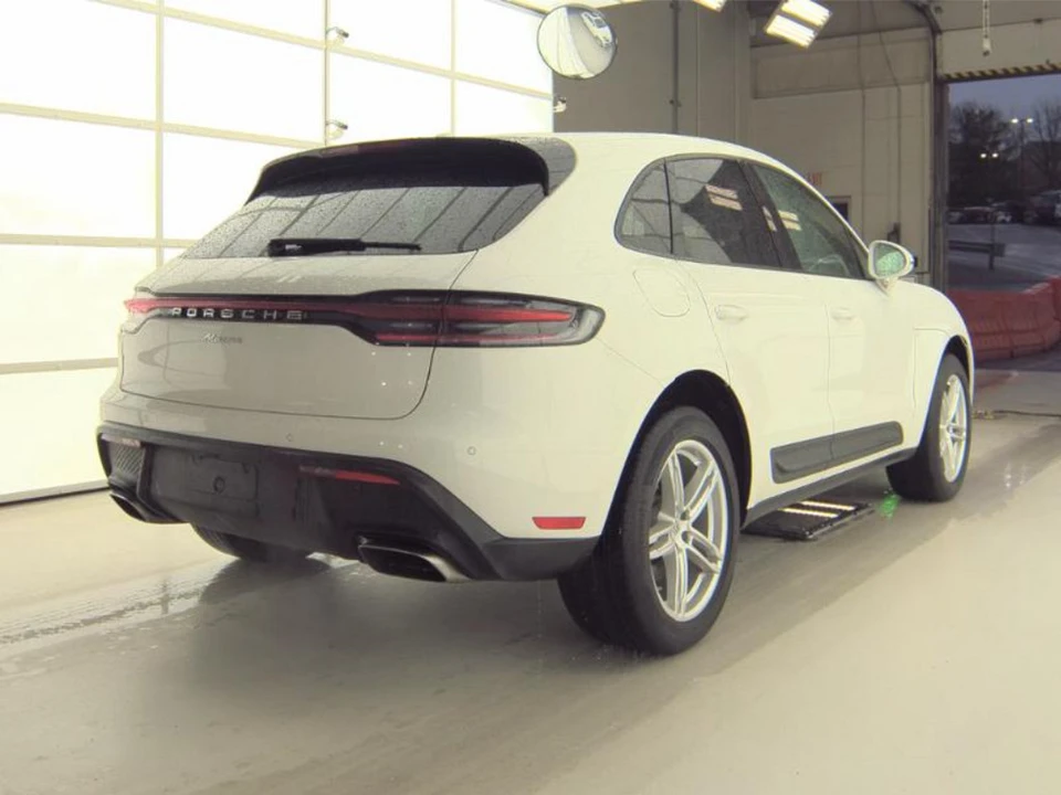 2022 Porsche Macan - Image 2 of 10