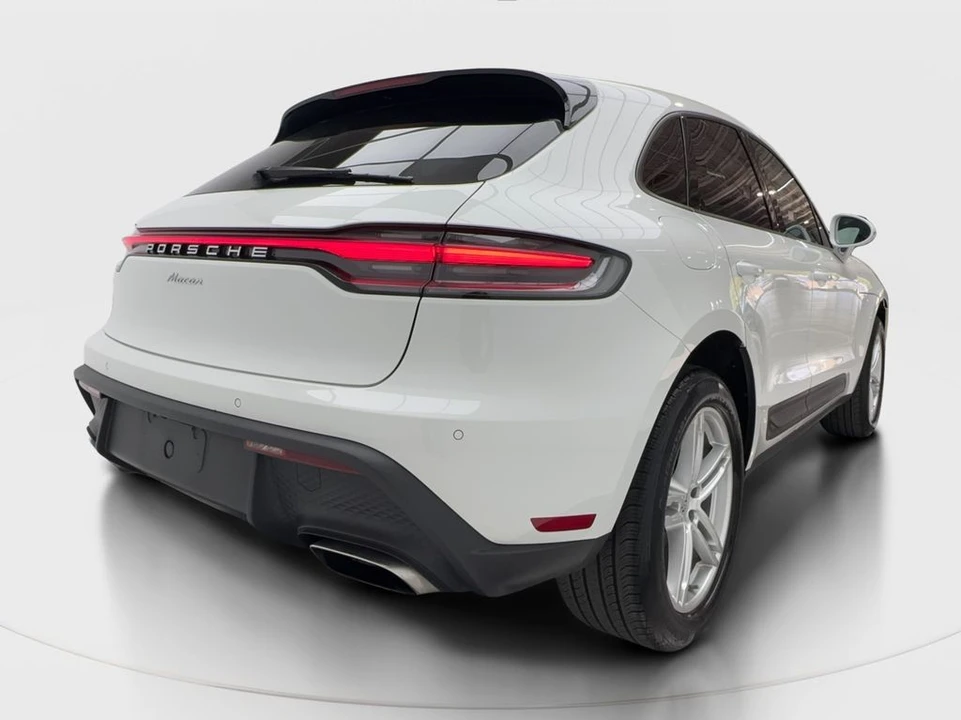 2022 Porsche Macan - Image 7 of 31