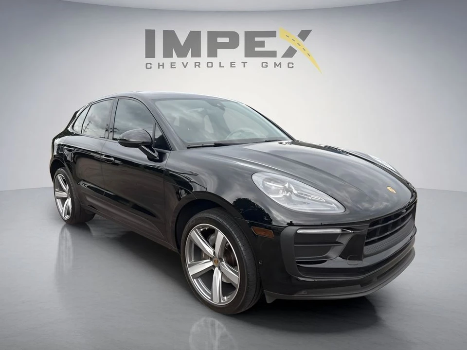 2022 Porsche Macan - Image 8 of 31