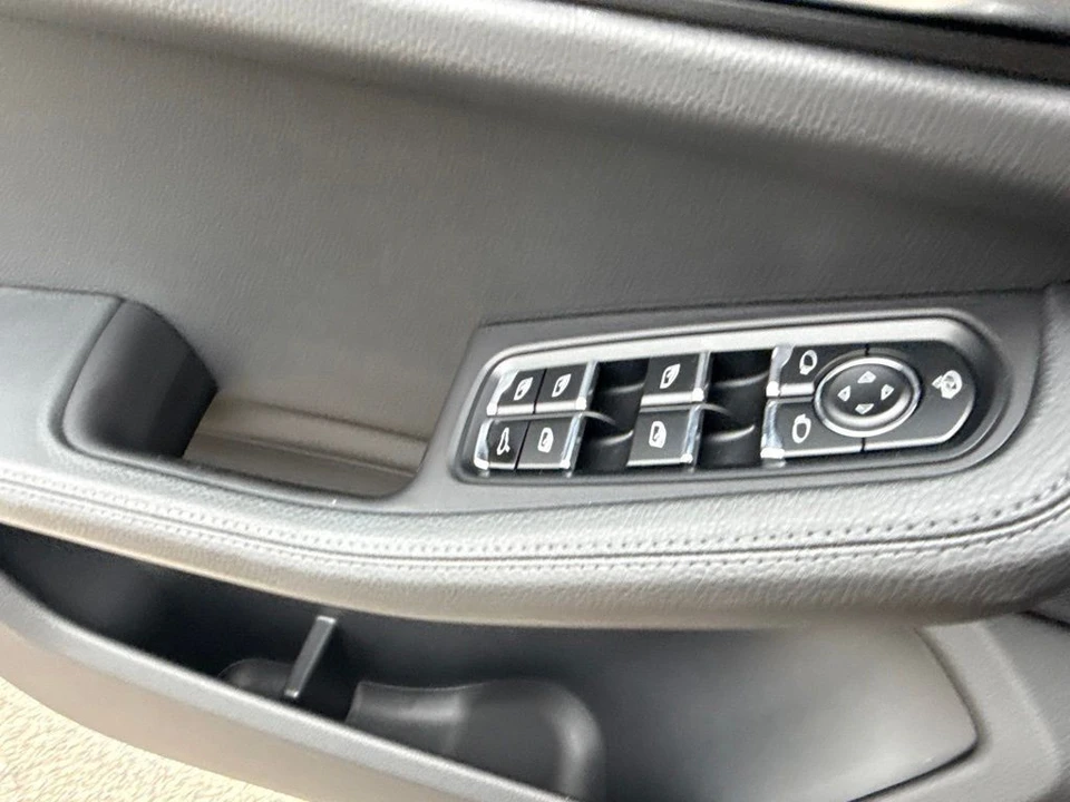 2022 Porsche Macan - Image 30 of 31