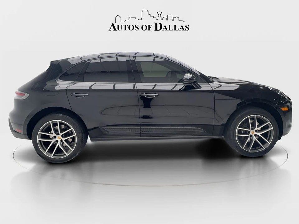 2022 Porsche Macan - Image 11 of 31