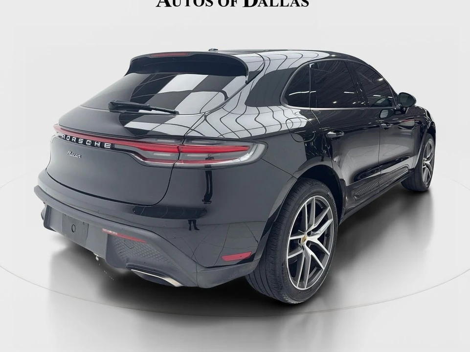 2022 Porsche Macan - Image 10 of 31