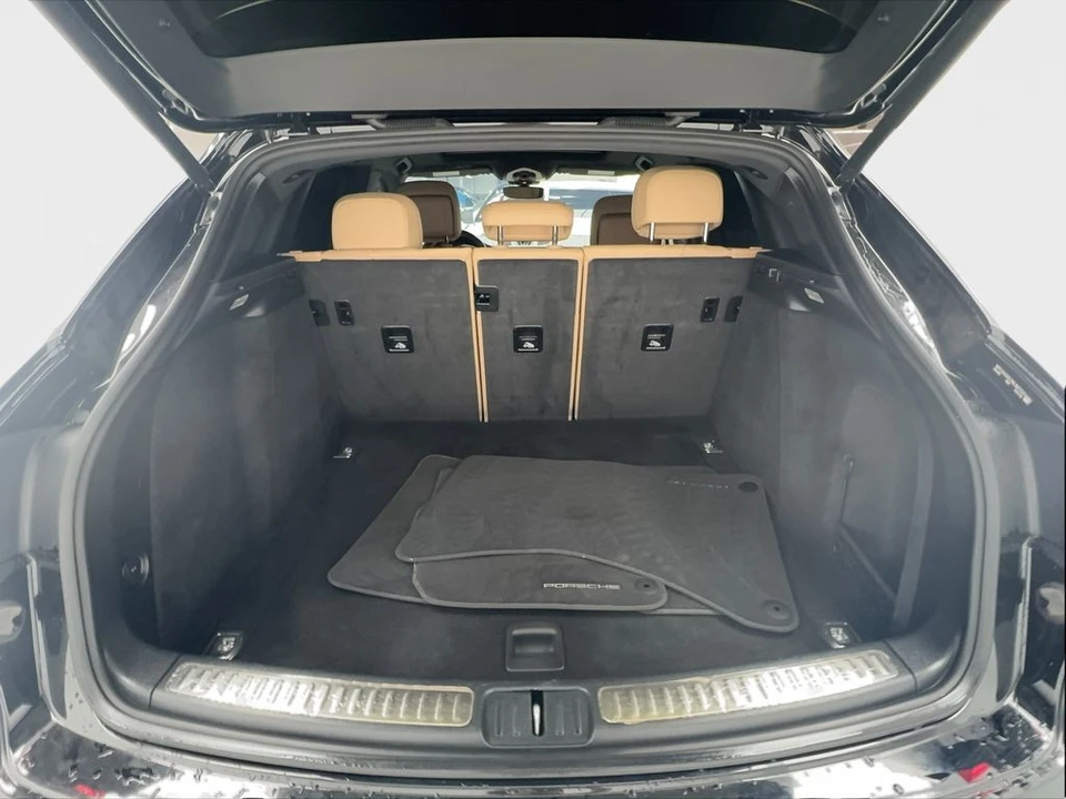 2022 Porsche Macan - Image 27 of 31
