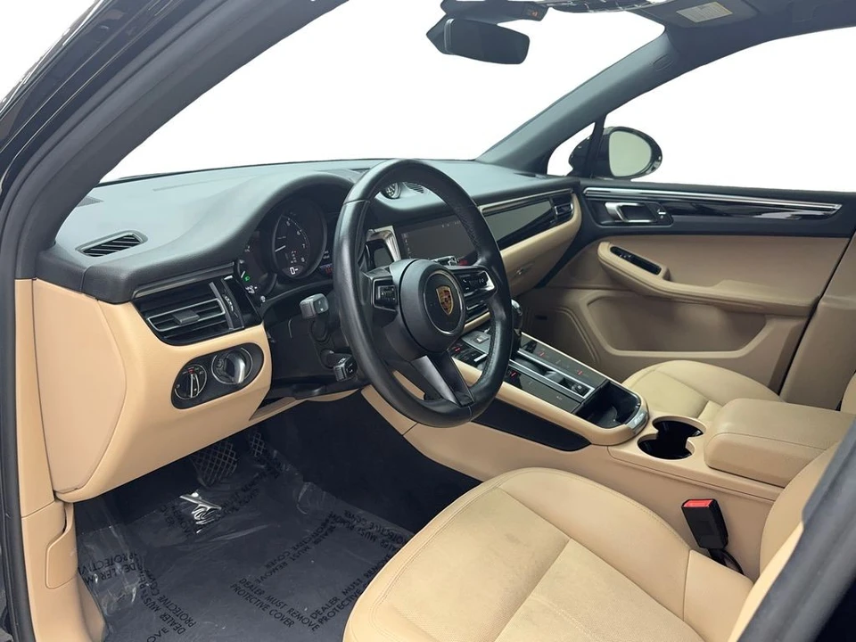 2022 Porsche Macan - Image 19 of 31