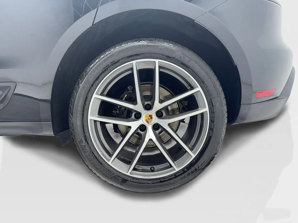 2022 Porsche Macan - Image 14 of 31