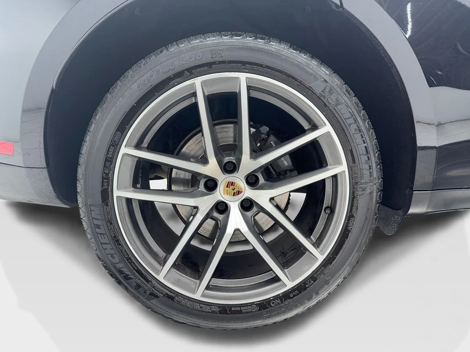 2022 Porsche Macan - Image 16 of 31