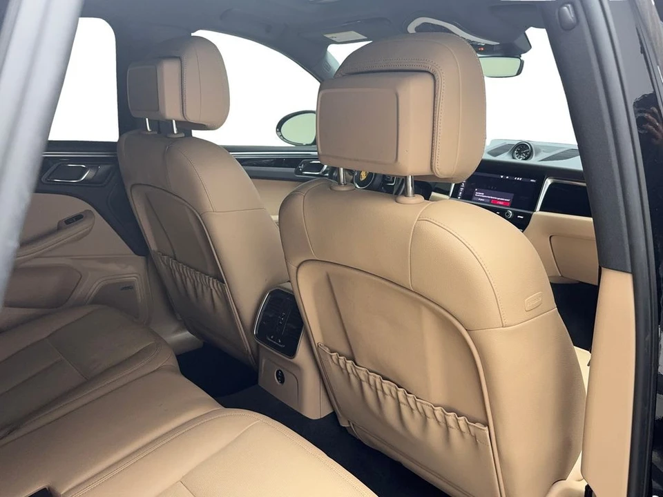 2022 Porsche Macan - Image 30 of 31