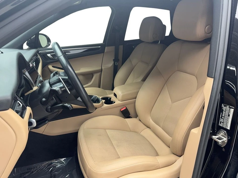 2022 Porsche Macan - Image 18 of 31