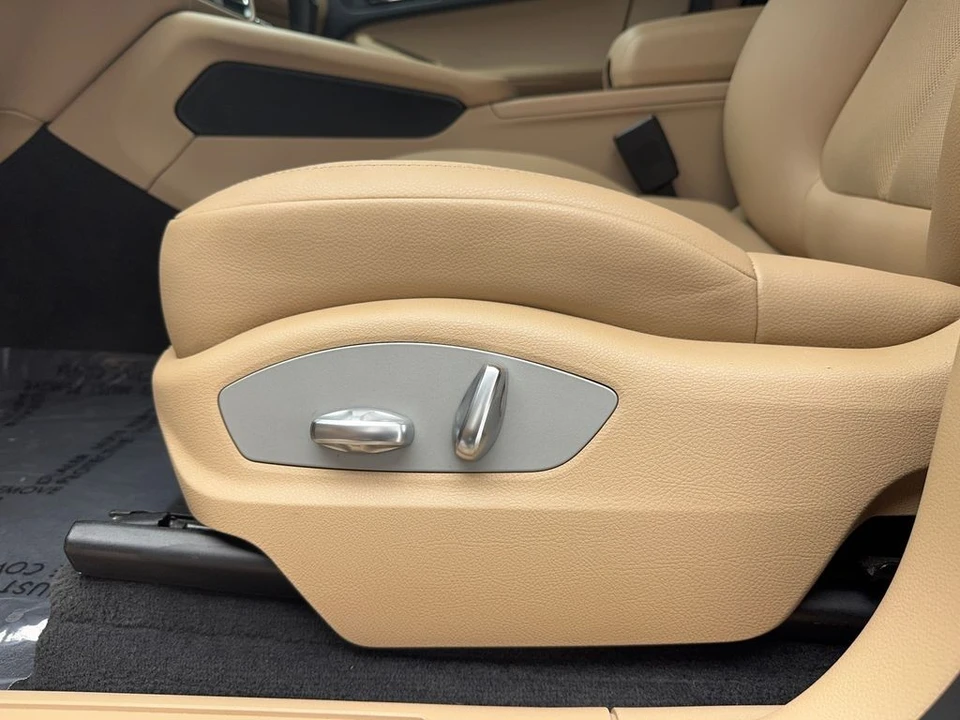2022 Porsche Macan - Image 20 of 31