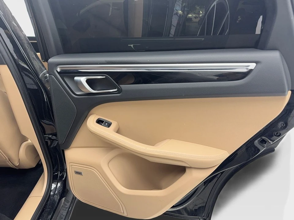 2022 Porsche Macan - Image 31 of 31