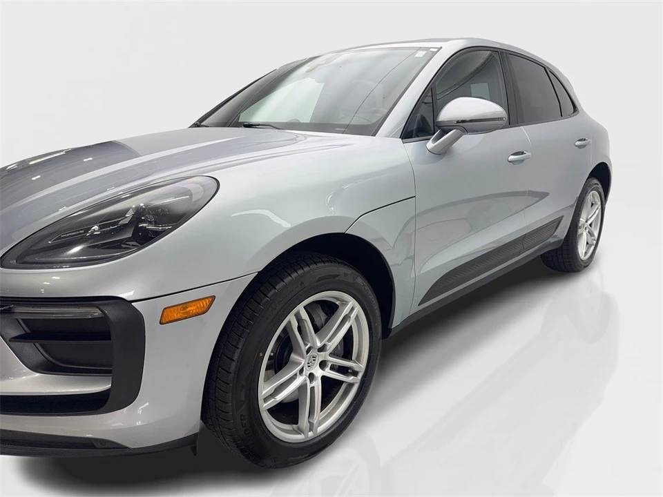 2022 Porsche Macan - Image 11 of 12