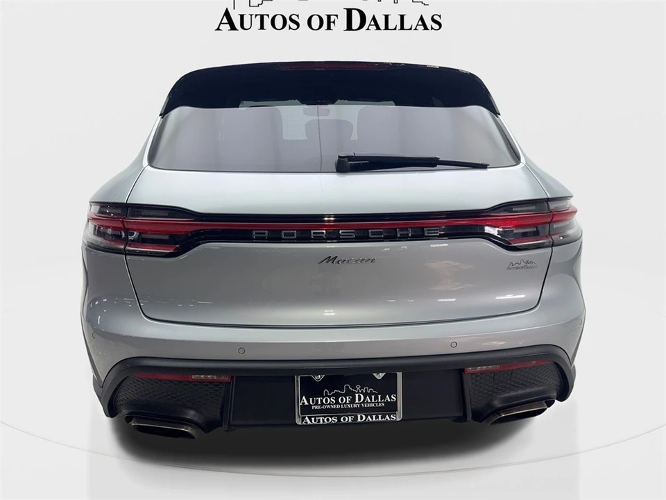 2022 Porsche Macan - Image 7 of 12