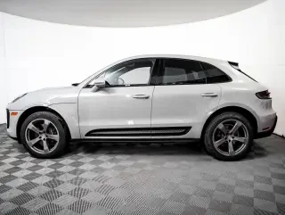 2022 Porsche Macan - Image 2 of 4