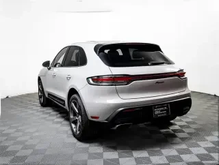 2022 Porsche Macan - Image 3 of 4