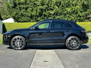 2022 Porsche Macan - Image 2 of 4