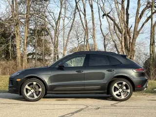 2022 Porsche Macan - Image 2 of 4