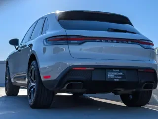 2022 Porsche Macan - Image 3 of 4