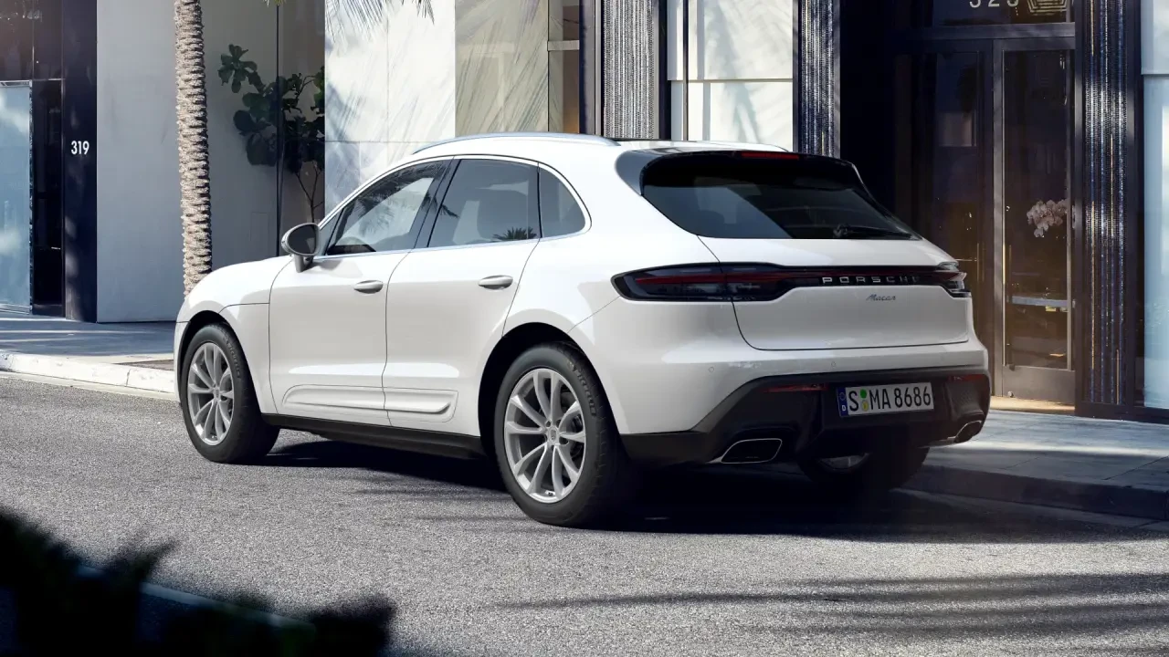 2022 Porsche Macan - Image 3 of 11