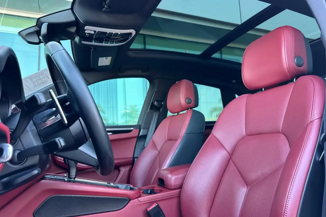 2022 Porsche Macan - Image 6 of 8