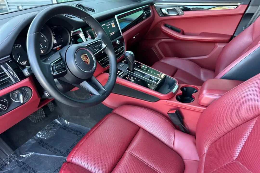 2022 Porsche Macan - Image 5 of 8