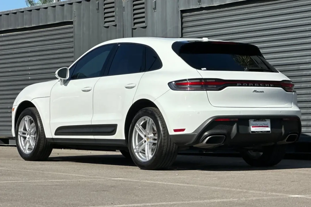 2022 Porsche Macan - Image 4 of 8